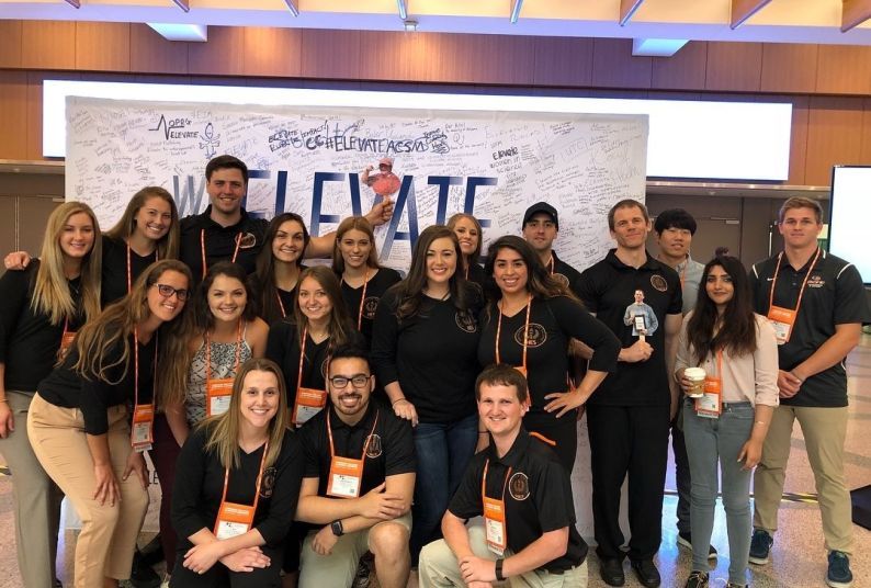 Photo of students at American College of Sports Medicine conference